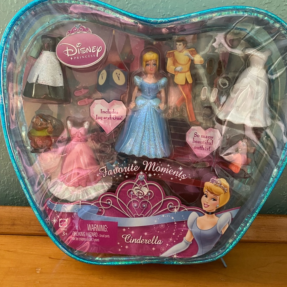 ✨👠Disney Princess Cinderella Doll Polly Pocket👠✨